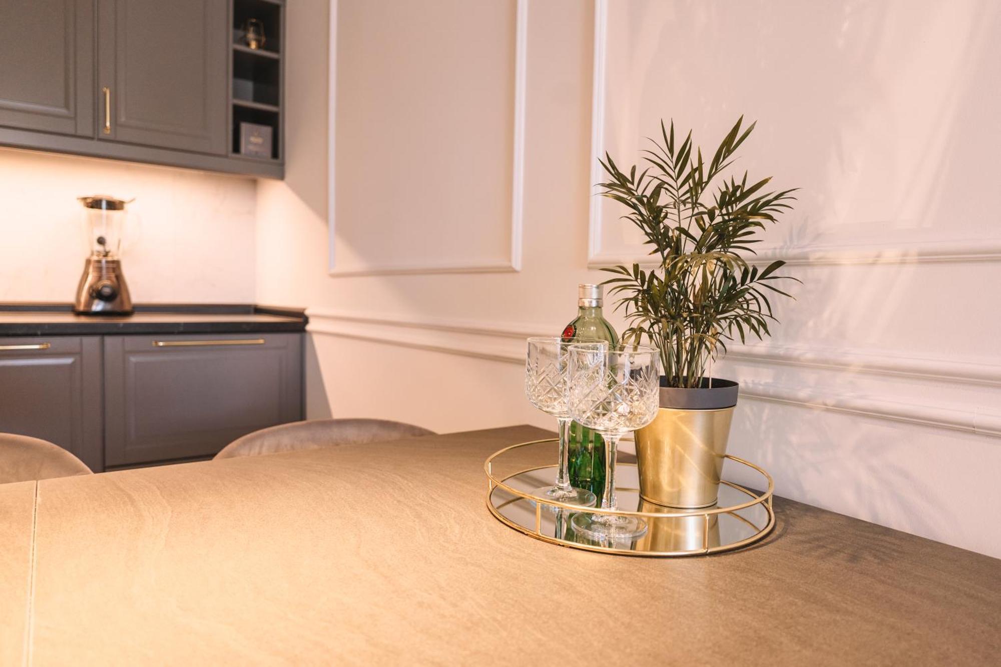 Flexible Selfcheckins 66 - - Loggia - 80m2 - New - Luxury - Garage - 2 Bedrooms Apartment Zagreb